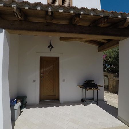 La Corte Degli Ulivi Appartamenti Cala Liberotto Luaran gambar