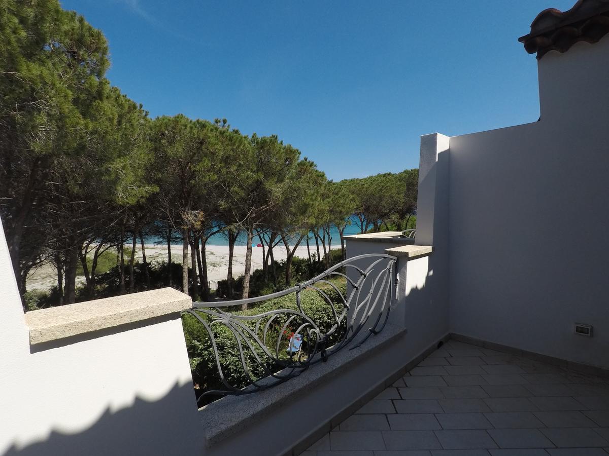 La Corte Degli Ulivi Appartamenti Cala Liberotto Luaran gambar