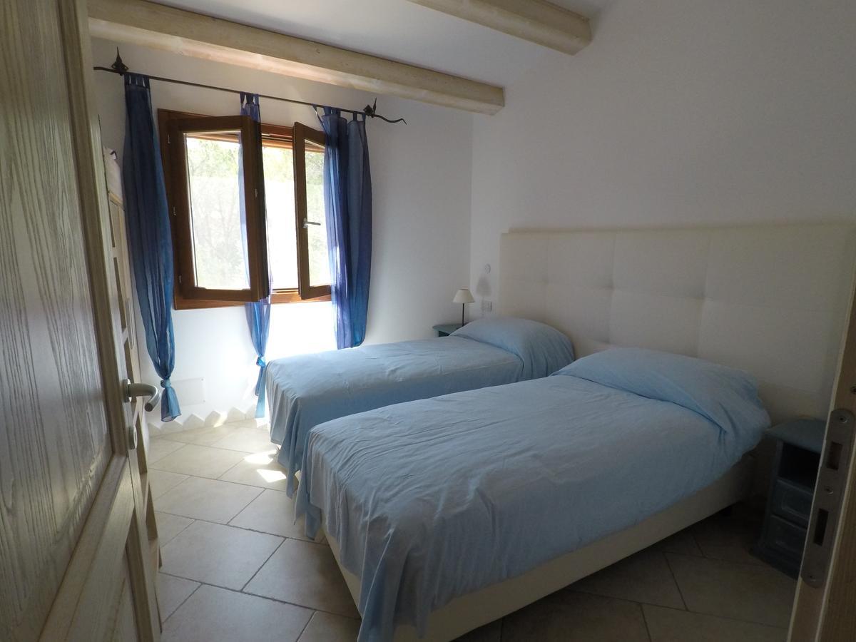 La Corte Degli Ulivi Appartamenti Cala Liberotto Luaran gambar