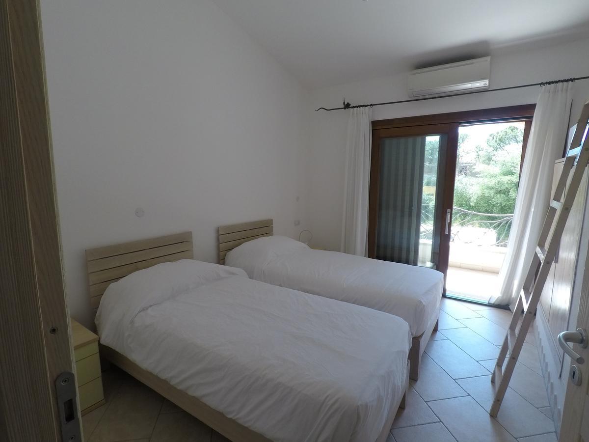 La Corte Degli Ulivi Appartamenti Cala Liberotto Luaran gambar